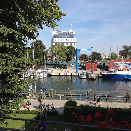 Doppelzimmer Tresen, Direkt Am Alten Strom Rostock Exterior photo
